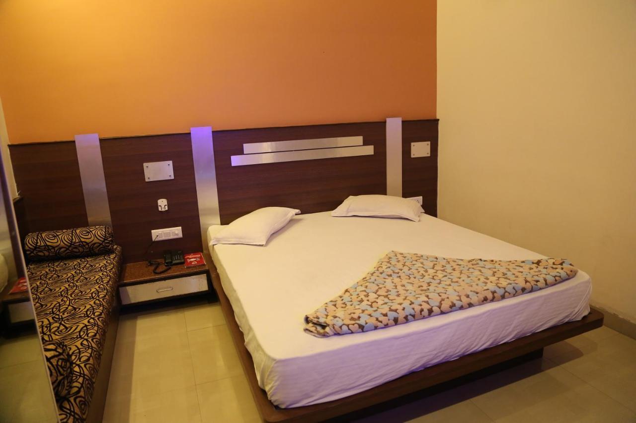 Mewar Hotel Jaipur Ngoại thất bức ảnh
