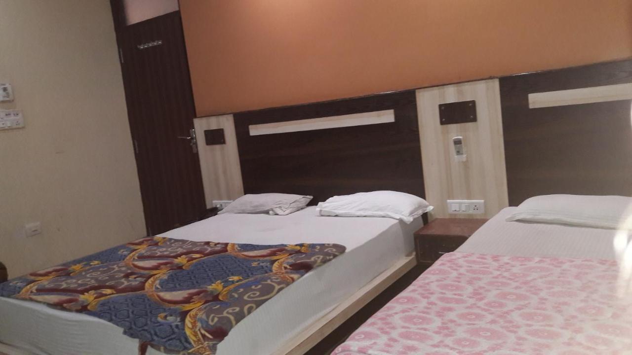 Mewar Hotel Jaipur Ngoại thất bức ảnh