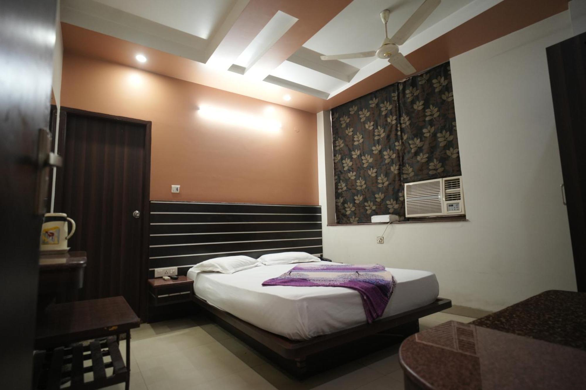 Mewar Hotel Jaipur Ngoại thất bức ảnh