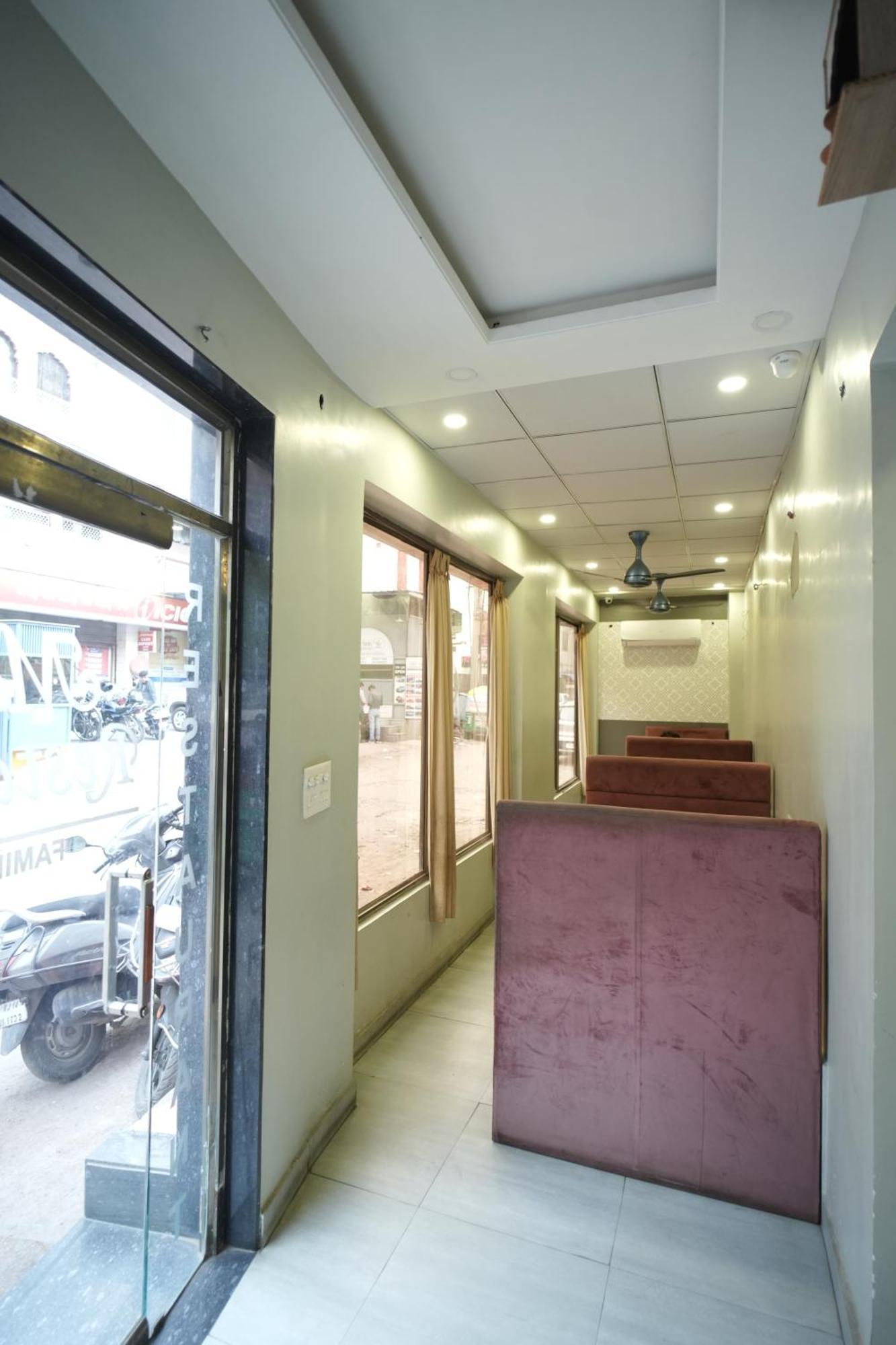 Mewar Hotel Jaipur Ngoại thất bức ảnh